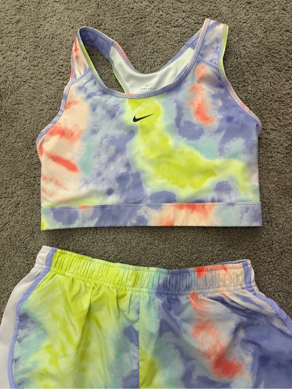 Women’s Sz M-L Nike Tie-Dye Active Set in Neon Green, Lavender & Coral - Picture 3 of 6